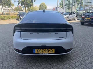 Toyota Prius 2.0 Plug-in Executive Skyview APPLE/ANDORID PANO AD-CRUISE STOELVERWARMING CLIMA NAVI PARK-SENSOREN / 28