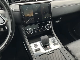 Jaguar F-PACE 2.0 P400e PHEV R-Dynamic SE Pano 360° Meridian Stoelverw+Ventilatie Leer BOMVOL! / 28