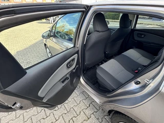 Toyota Yaris 1.5 Hybrid ASPIRATION 4S-BANDEN NAVI CRUISE CLIMA CAMERA BLUETOOTH NL-AUTO DEALER ONDERHOUDEN! / 12