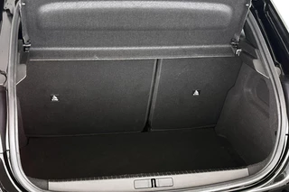 Peugeot 208 1.2 Hybrid 110 e-DCS6 Allure Apple CarPlay Climate Control Parkeersensoren / 10