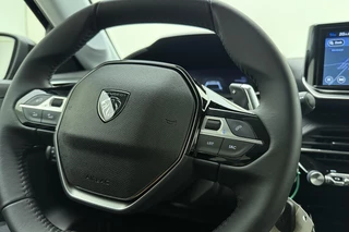 Peugeot 208 1.2 Hybrid e-DCS6 Allure 110 PK | Automaat | Vision & Navigation Pack | Metaallak | Parkeersensor | Camera | Licht Metalen Velgen | Nieuw uit voorraad | Direct leverbaar / 22