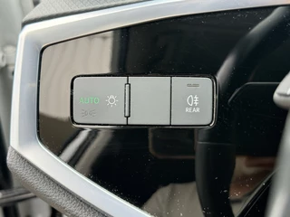 Audi Q3 35 TFSI Advanced edition  | Automaat | LED | Sportstoelen | DAB | Navi | Bluetooth | Stoelverwarming | Virtual Cockpit / 23
