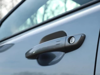 Peugeot 2008 1.2 Hybrid 145 GT Alcantara / Full-Option / ACTIE / 6