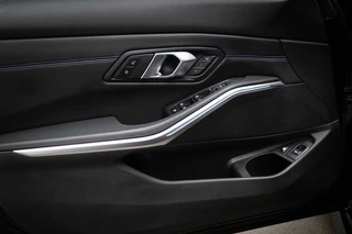 BMW 3 Series 330e M-Sport / 34