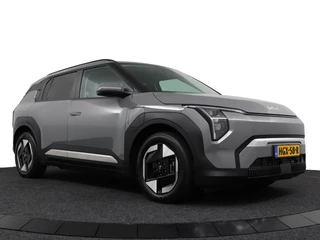 Kia EV3 Plus 81.4 kWh  - SOH 98,8% - Stoel/stuurwiel verwarming - Adaptieve Cruisecontrole - LED lampen - V2L - Fabrieksgarantie tot en met 03-2032 / 12