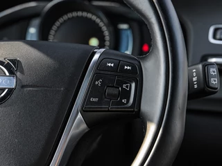 Volvo V60 2.4 D6 AWD Plug-In Hybrid Summum | Leder | Schuifdak | Keyless | Camera | Xenon | Stoelverwarmng / 37