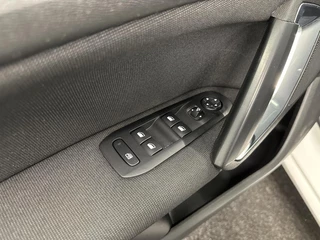 Peugeot 308 1.2 PureTech Blue Lease Premium CAMERA CARPLAY NAVI ECC CRUISE LM. / 17