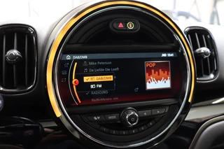 MINI Countryman John Cooper Works ALL4 Chili Automaat  / Navigatiesysteem Plus / Leder / Panoramadak / Harman Kardon / Stoelverwarming / Achteruitrijcamera / 19 Inch / Sportstoelen / Parkeersensoren voor+achter / Climate Control / Head-Up Display / 24