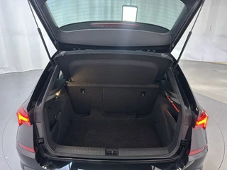 Skoda Kamiq 1.0 TSI 116pk DSG Sport Business Stoelverwarming App-Connect DAB+ / 19
