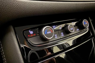 Opel Grandland 1.2 Turbo 130Pk GS Light | Climate control | Navigatie | AGR-Stoelen | Parkpilot | Led koplampen | Winter Pakket | LM-Velgen / 27