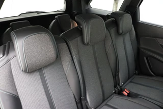 Peugeot 5008 1.2 PureTech Allure Pack Business 130 PK | Automaat | 7-zits | Camera | Cruise Control | Navigatie | Climate Control | Start/stop |Getinte ramen | 1e eigenaar / 20