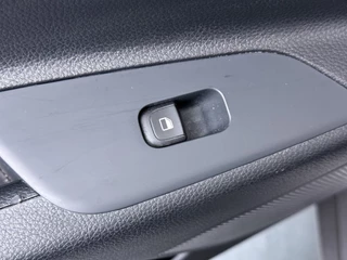 Kia Stonic 1.0 T-GDi MHEV DynamicLine  - Apple Carplay/Android Auto - Achteruitrijcamera - Cruise Control - - Fabrieksgarantie t/m 05-2032 / 35