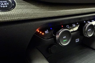 Citroen C5 X 1.6 Plug-in Hybrid 225 Shine | Lederenbekleding | Massage stoel | Elektrisch verstelbare stoel | Camera | Stuur en stoelverwarming | Getint Glas / 38