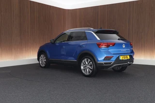 Volkswagen T-Roc 1.5 TSI 150pk DSG Sport Trekhaak Stoelverwarming Camera Keyless Navigatie / 8