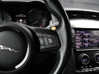 Jaguar F-TYPE 3.0 V6 Convertible / 25