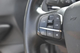 Ford Focus Wagon 1.0 EcoBoost Hybrid Connected Navigatie | Carplay | Cruise | Airco | 12 mnd BOVAG garantie | / 17