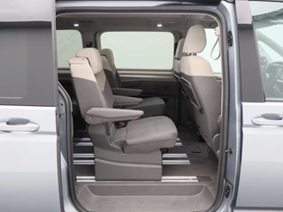 Volkswagen Multivan 1.4 eHybrid L2H1 Style 7-Persoons | Panorama dak | Stoelverwarming | Adaptive Cruise | Trekhaak | Camera | CarPlay | Climatronic | 17 Inch | 21.560 Km !! / 39