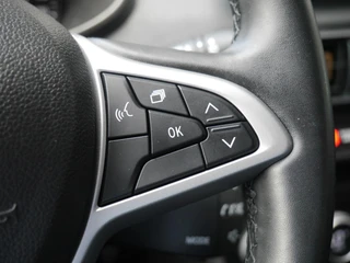 Dacia Sandero Stepway 1.0 TCe 90 Comfort | Automaat | Navigatie | Camera achter | Parkeersensoren voor en achter | Keyless entry en start | Lichtmetalen velgen | Airco | Dakrails | Led verlichting / 21