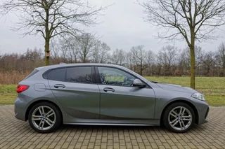 BMW 1 Serie 118i Business Edition M sport  | Camera | CarPlay | Stoelverwarming | Navi | / 12