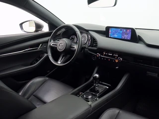 Mazda 3 2.0 SA-X Luxury Trekhaak | Leder | Head-up | All-seasonbanden / 21