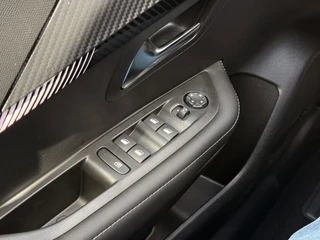 Peugeot 208 1.2 Hybrid 110 e-DCS6 Allure / 35