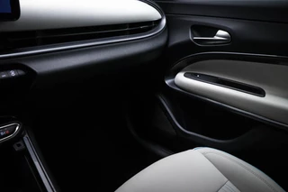Fiat 600 1.2 Hybrid La Prima | MASSAGE | NAVIGATIE | DAB | APPLE | CAMERA / 42