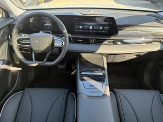 Omoda 5 EV Premium 61 kWh Voorraad Nieuw| ECC | Schuif/kanteldak | Keyless | Lederen bekleding | Stoel & Stuurverwarming | Navigatie | 7 Jaar fabrieksgarantie / 11