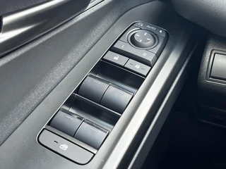 Toyota C-HR+ First Edition 77 kWh PREMIUM KLEUR EL-ACHTERKLEP BLIND-SPOT CLIMA STOEL/STUURVERWARMING APPLE/ANDROID / 12