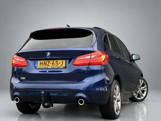 BMW 2 Serie Active Tourer 220i High Executive Edition 192 pk M-sport AUT. | dealer onderhouden | navigatie | trekhaak | panoramadak / 6
