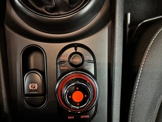 Mini Mini Clubman 1.5 One Business AUTOMAAT-Navigatie, Airconditioning / 24