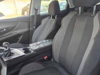 Peugeot 3008 1.2 PureTech NAVI LM PDC TEL LM CC / 21