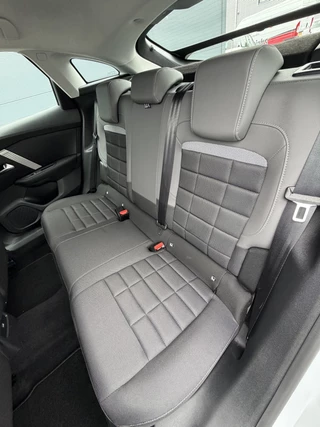 Citroën C4 145pk Hybride Plus (Camera - LED - Navigatie - Automatische Airco - Parkeersensoren - Apple Carplay) / 14