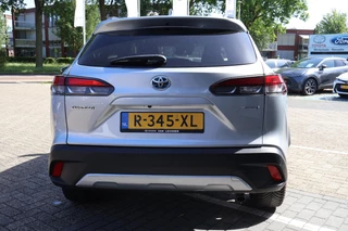 Toyota Corolla Cross 2.0 HYBRID 184PK FIRST-EDITION BLIND-SPOT EL-ACHTERKLEP LM-VELGEN KEYLESS PARK-SENSOREN STOELVERW DRAADLOOS-LADEN AD-CRUISE BLUETOOTH / 24