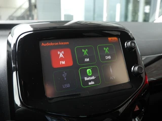 Toyota Aygo 1.0 VVT-i x-cite | Achteruitrijcamera | Airco | 5 Deurs | Lichtmetalen velgen | Led dagrijverlichting | Apple Carplay/Android Auto | Elektrische ramen voor / 20