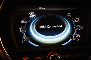 MINI 5-Deurs 2.0 Cooper S Chili Serious Business | PANORAMADAK | HEAD UP | LEDER | STOELVERWARMING | CLIMA / 44