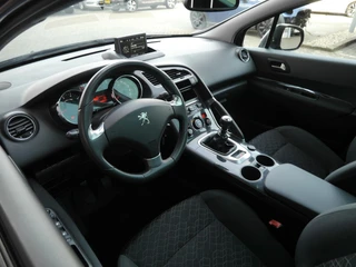 Peugeot 3008 1.2 PureTech Style | Trekhaak | Panoramadak | Lichtmetalen velgen | Achteruitrijcamera | Climate control | Cruise control | Navigatie | Regensensor / 9