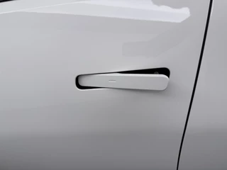 Kia EV3 GT-Line Business Edition 81.4 kWh  Navigatie - Achteruitrijcamera - Apple & Android Carplay - Nieuw uit voorraad leverbaar / 17