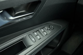 Peugeot 3008 1.6 HYbrid 180 Allure Pack Business | 19 inch | Automaat | Achteruitrijcamera | Navigatiesysteem | Apple carplay | Electronic climate control / 20