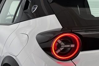 Lancia Ypsilon 1.2 Turbo Hybrid 110pk / 19