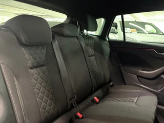 Skoda Scala 1.0 TSI Sport Business/ NL auto/ Eerste eigenaar/ Parkeersensoren / 32