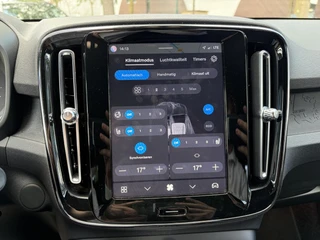 Volvo XC40 Recharge Plus SOH 92%| PILOT ASSIST ACC| ELEKTRISCHE ACHTERKLEP| DODE HOEK SENSOR |WARMTEPOMP| STOEL + STUURVERWARMING| ACHTERUITRIJCAMERA| RIJKLAAPRIJS INCL. 12 MND BOVAG GARANTIE| / 25