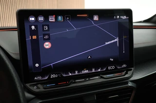 CUPRA Formentor 1.5 TSI 272pk e-Hybrid VZ Performance Sennheiser Keyless Camera Memory Virtual Cockpit Panoramadak Navigatie / 22