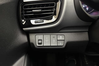 Kia Stonic 1.0 T-GDi 100pk MHEV Dynamic Plus Line | Kia Garantie 2028 | Navigatie | Camera | Climate control | Cruise control | Parkeersensoren | Keyless Start + Entry / 22