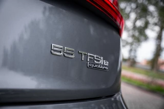 Audi Q5 50 TFSI e Quattro Pro Line | Luchtvering | Matrix LED | Inparkeersysteem | Drive select | Trekhaak | Navigatie | SoH 94% | / 25