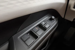 Suzuki Swift 1.2 Comfort Smart Hybrid | Cruise control | Navigatie | Airco | Parkeersensoren / 22