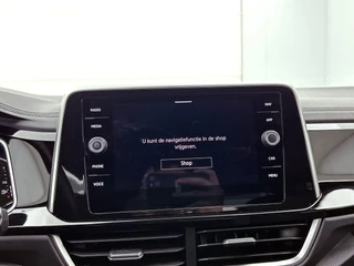 Volkswagen T-Roc 1.0 TSI R-Line | Camera | CarPlay | Adaptive Cruise | Digital Dash / 26