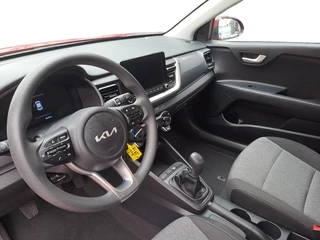 Kia Stonic 1.0i Turbo MHEV ComfortLine 100 PK | 1e Eigenaar | Airco | Bluetooth | Camera | Cruise control | Metallic lak | Fabrieksgarantie t/m 3-7-2031 | NAP / 9