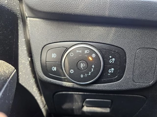 Ford Focus Wagon 1.0 EcoBoost NAVI TEL LM PDC CAMERA / 30
