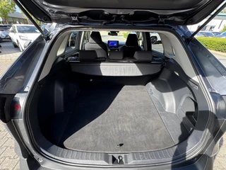 Toyota RAV4 2.5 Hybrid AWD DYNAMIC 1650KG TREKGEW STOELVERW PARK-SENSOREN NAVI CAMERA APPLE/ANDROID LM-VELGEN / 16