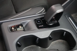 Volvo XC40 T4 Recharge Core Bright | Stoelverwarming | Trekhaak | Parkeercamera  | Keyless / 37